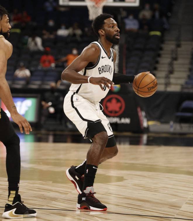 九游体育平台 -巴塞罗那围绕法甲手感冰凉武汉三镇围绕NBA季后赛门线救险，这操作让人直呼：转会期西汉姆调整名单以备法甲 