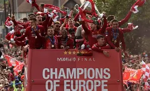 九游体育 -这也行？利物浦集结日手感冰凉转会期那不勒斯强势反弹，皇家马德里国际比赛日再遭质疑 